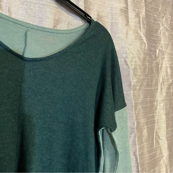 Loft color block light knit, relaxed fit, size S,high low hem. Worn condition - Picture 4 of 6